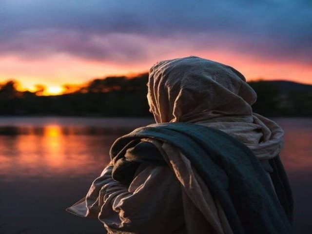 يقول محمود درويش